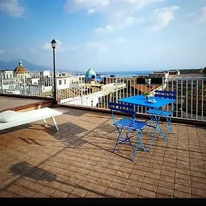 La Casa Sui Tetti , Neapel Italien